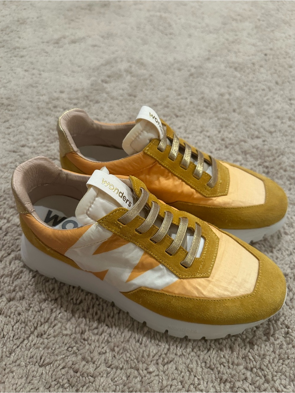 Like New Wonders Women's Yellow Suede & Nylon Platform Sneakers size 39/8